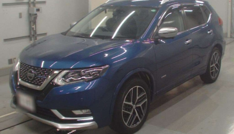 stylish hybrid SUV with powerful all-wheel drive aur fuel efficient performance