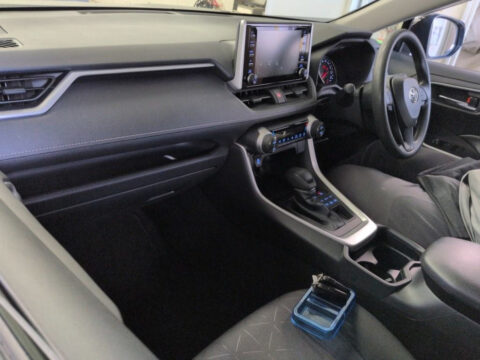 stylish design aur fuel efficient MPV