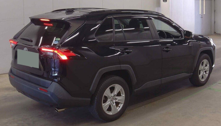 tylish SUV with powerful performance aur fuel efficient 4x4 drive