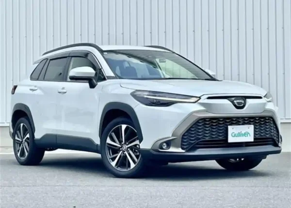 Corolla Cross 2023 slightly used
