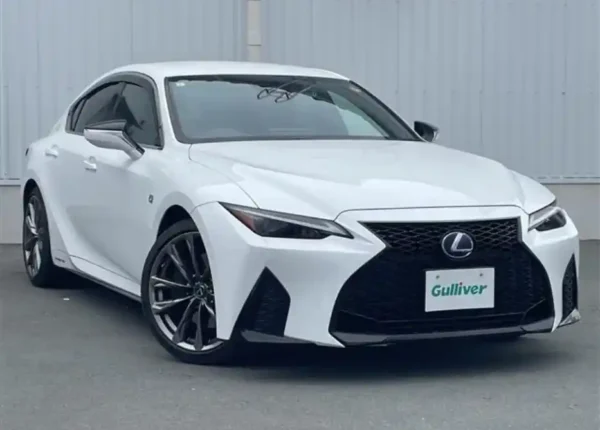 Lexus IS 300h 2021