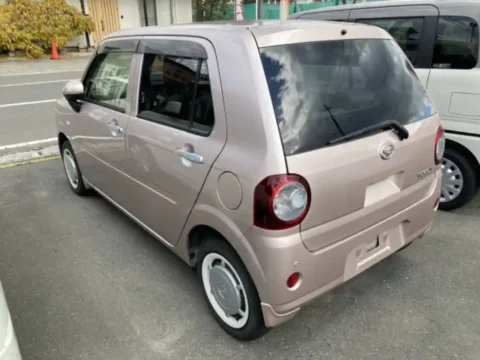 Loook at this beautiful vehicle