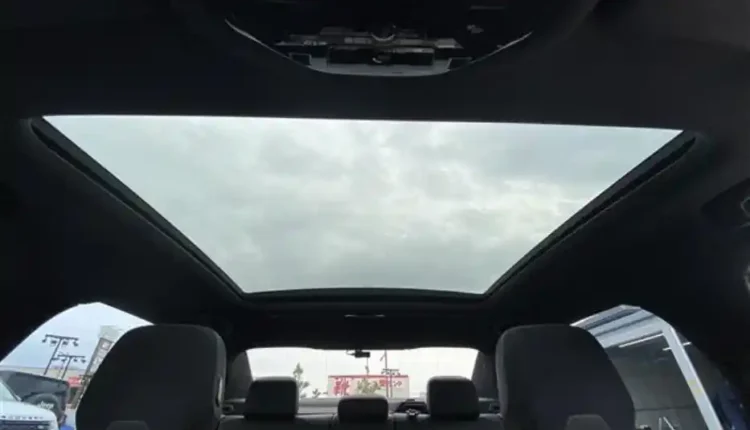 sunroof vehicle