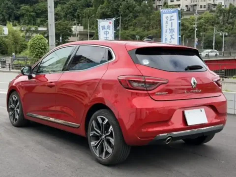 Red color fantastic peice for sale