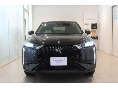 black color vehicle