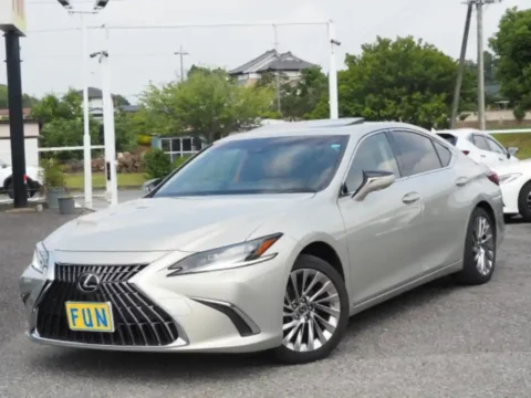 Lexus ES 2023