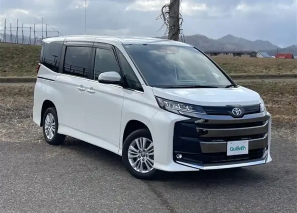 Toyota Noah for sale