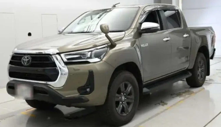 Toyota Hilux 2023 slightly used