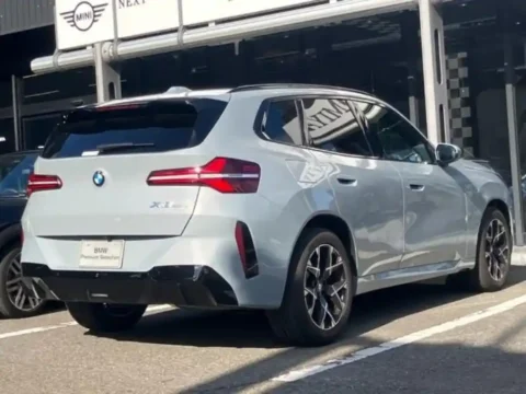 import luxury suv everywhere