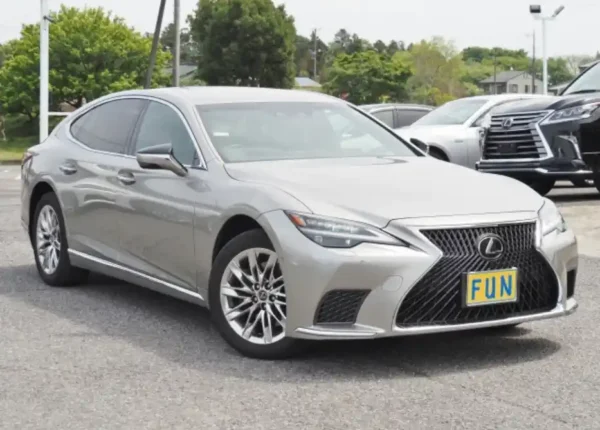 Best luxury sedanfor sale in Barbados